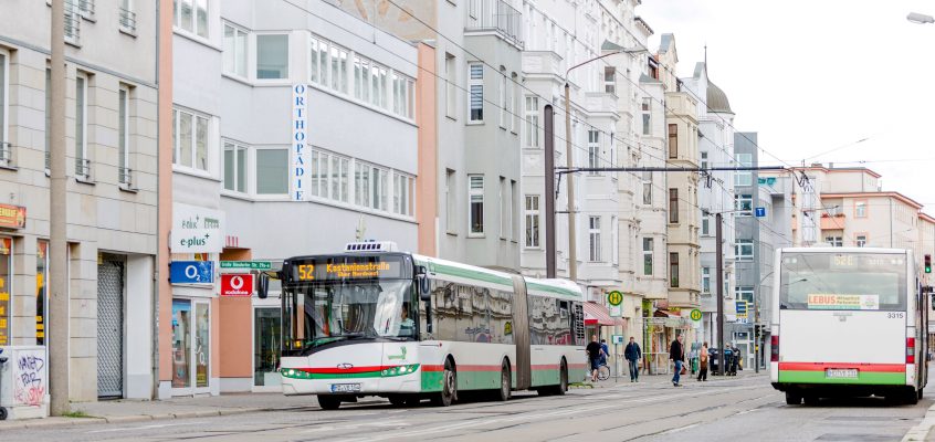Busse auf der Großen Diesdorfer Straße