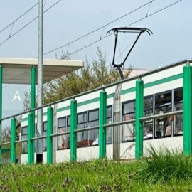 Straßenbahn auf dem Europaring, Haltestelle Harsdorfer Straße
