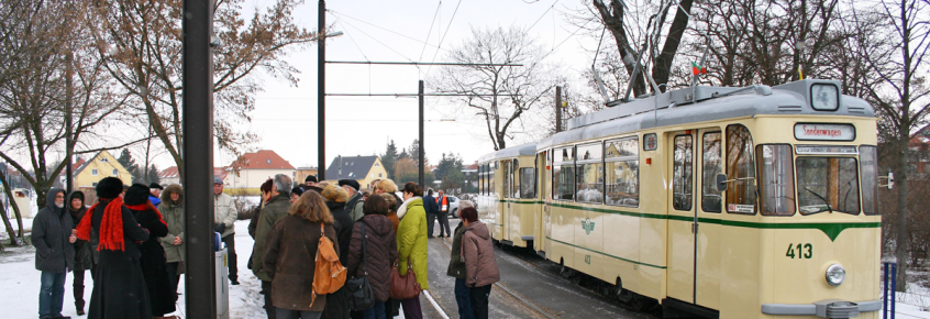 »Früher war mehr Schnee!« Dass diese Erinnerung stimmt, zeigt dieses Foto vom 30. Januar 2010. Die Fahrt mit der »4« um die Welt führt bei jedem Wetter über Cracau, wo ein kurzer Aufenthalt eingelegt wird (Foto: Ralf Kozica/IGNah)