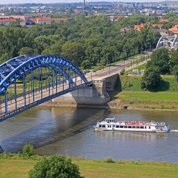 Schiff der Weißen Flotte Magdeburg an der Sternbrücke (Foto: Peter Gercke)