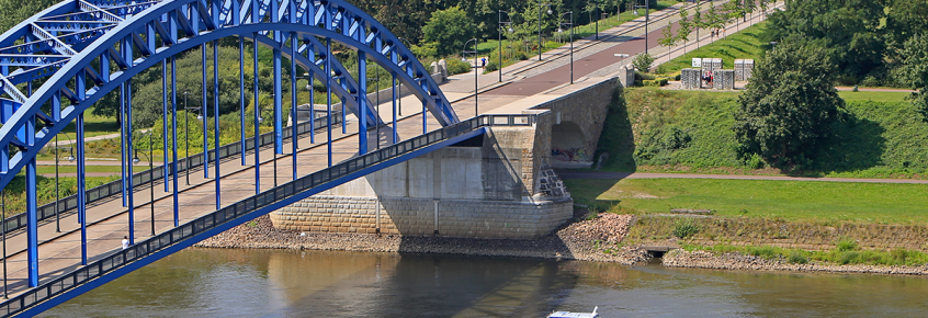 Schiff der Weißen Flotte Magdeburg an der Sternbrücke (Foto: Peter Gercke)
