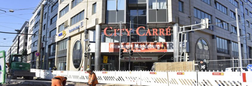 Gleisbaustelle auf der Kreuzung am City Carré