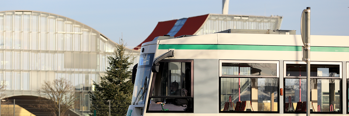 Straßenbahn in Richtung Barleber See (Foto: Stefan Gercke)