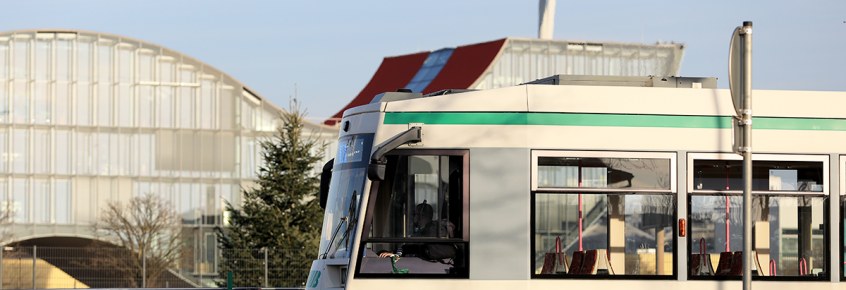 Straßenbahn in Richtung Barleber See (Foto: Stefan Gercke)