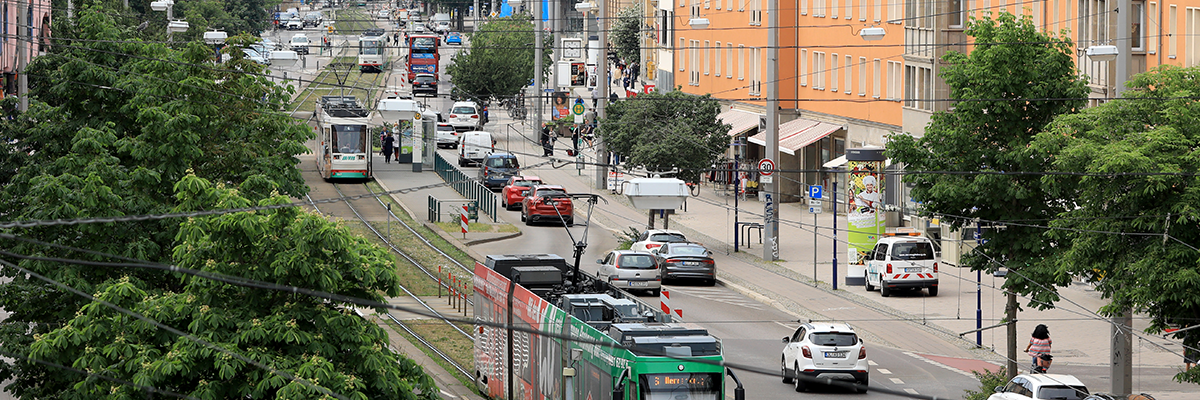 Straßenbahnen auf dem Breiten Weg