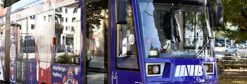 Einweihung einer neuen Straßenbahn am Tag für Zivilcourage