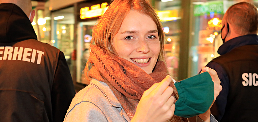 Einhaltung der Maskenpflicht in Bussen und Bahnen (Foto: Peter Gercke)