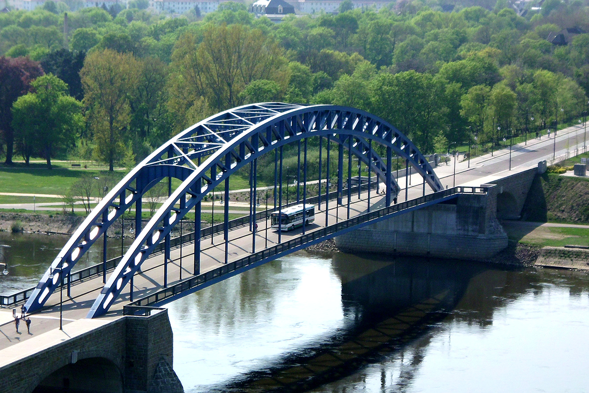 Bus auf der Sternbrücke (Foto: Marcus Behrens)