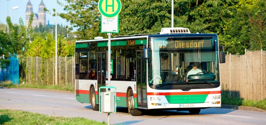 Buslinie 61 in der Sudenburger Wuhne