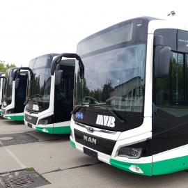 Neue Linienbusse mit Hybridmotor der Firma MAN