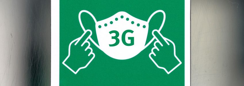 icon auf den Straßenbahnen mit einer Maske und dem Druck 3G