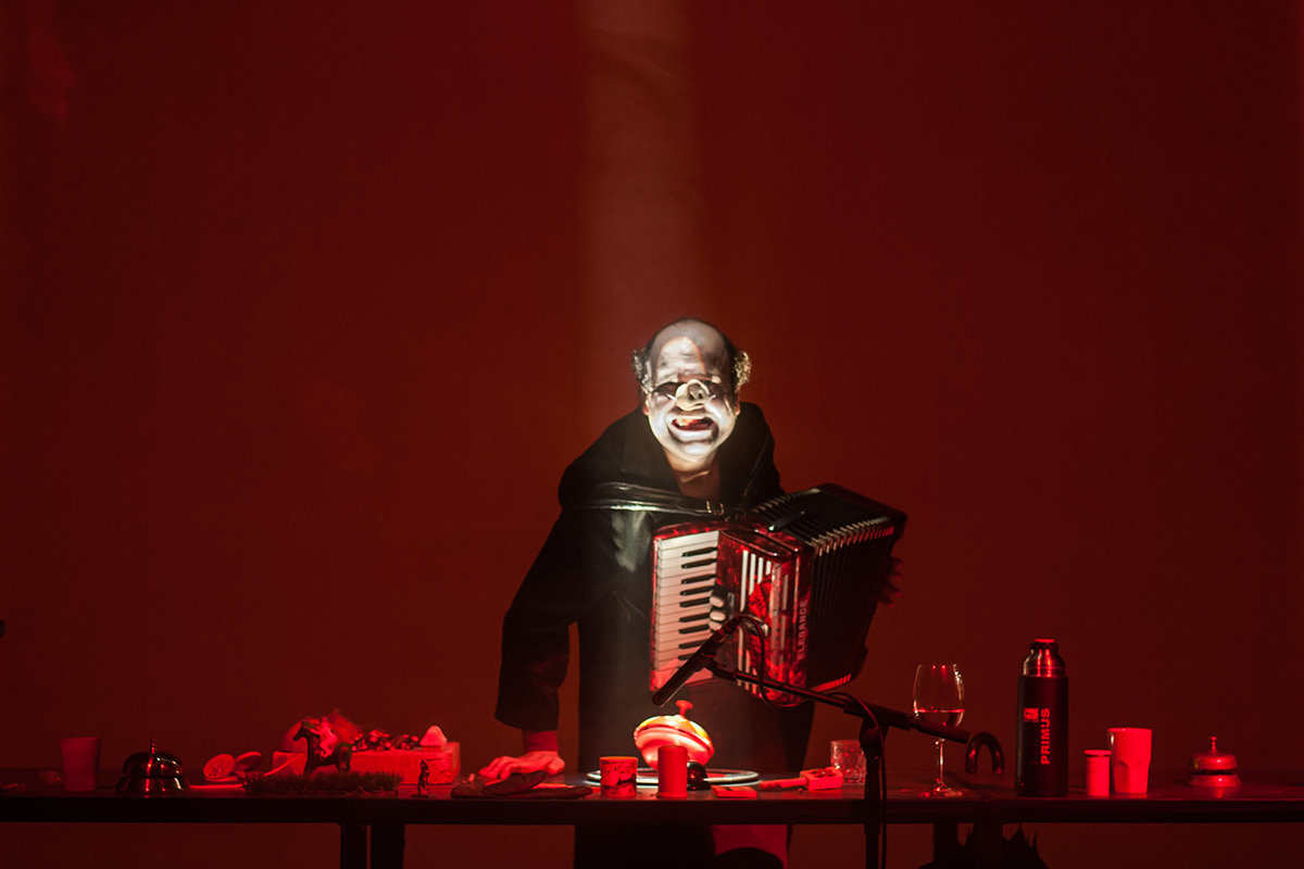 Aufführung "Wilde Reise durch die Nacht" (Foto: Jesko Döring)