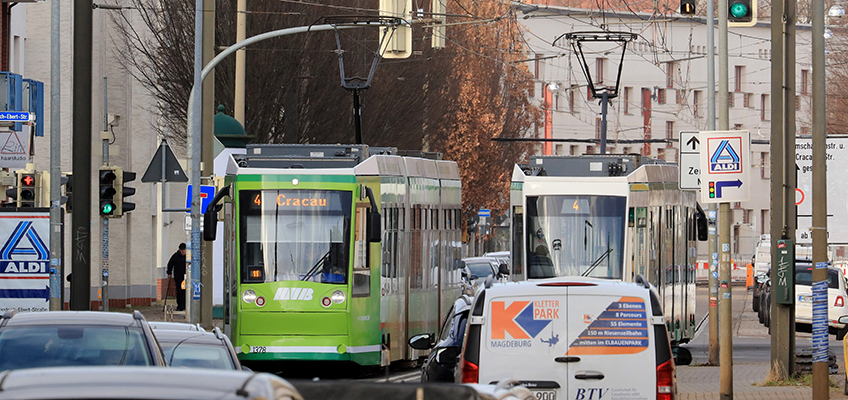 Straßenbahnverkehr in Cracau (Foto: Peter Gercke)