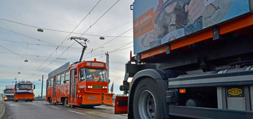 Winterdienstfahrzeuge auf reifen und auf Schienen
