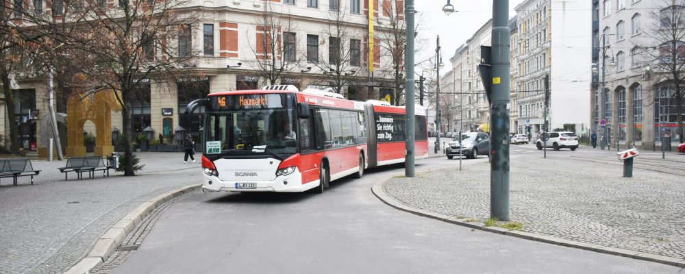 Bus der Linie 46 zum Heumarkt auf dem Hasselbachplatz.