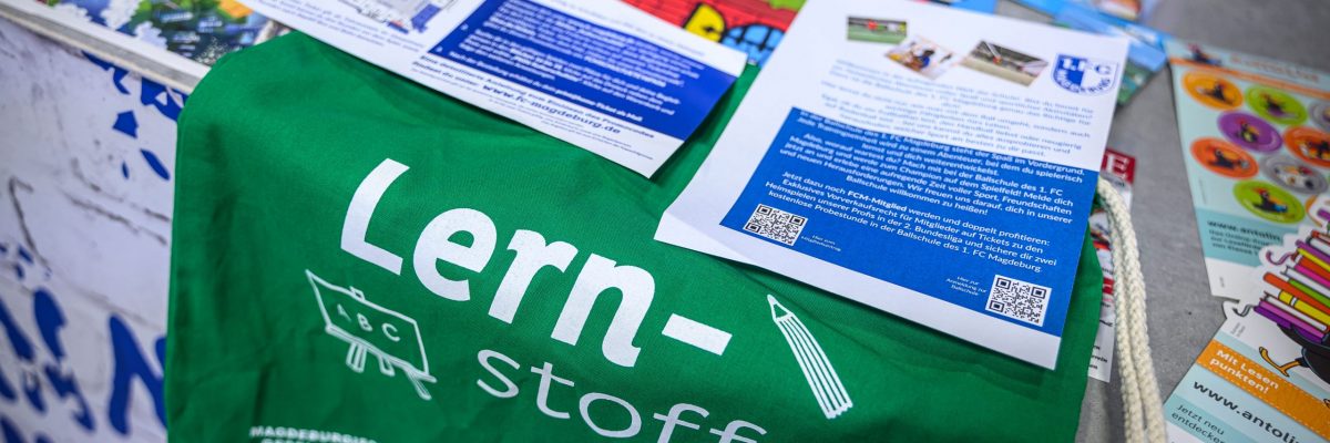 "Kulturschltüte" der MVB mit Flyern des 1. FCM