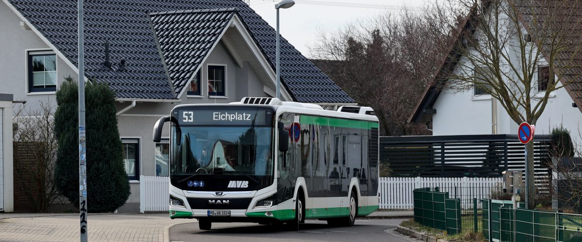 Bus der Linie 53 Richtung Eichplatz.