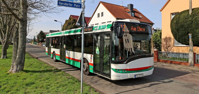 Bus der Linie 52 in Richtung Am Stern auf der Harsdorfer Straße