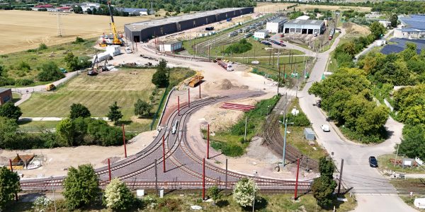 Luftaufnahme der MVB Strabag Baustelle am August Bebel Damm