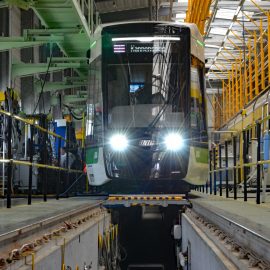 Flexity Straßenbahn in der Werkstatt