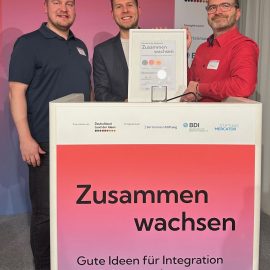 Preisträger des Wettbewerbs „Zusammen wachsen: Gute Ideen für Integration am Arbeitsmarkt 2025" erhalten Auszeichnung.