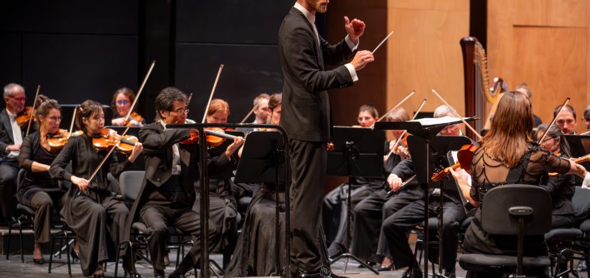 Aufnahme aus einem Konzert des Magdeburger Sinfonieorchesters mit Dirigent Christian Øland.