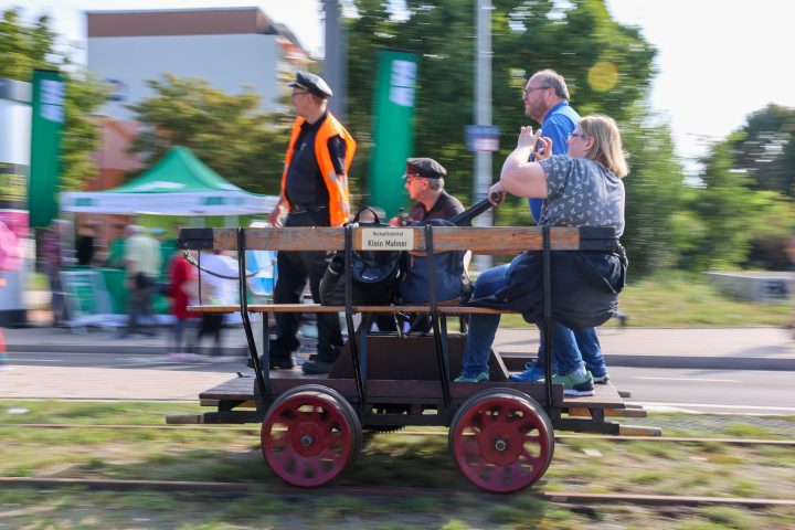 Draisine auf den Straßenbahngleisen