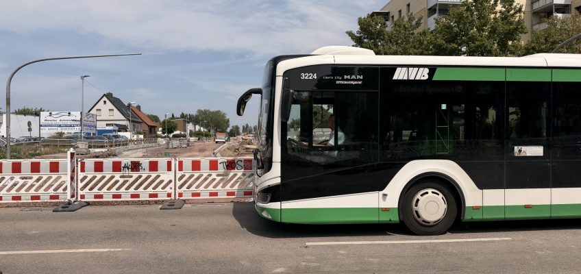 Bus am Olvenstedter Graseweg